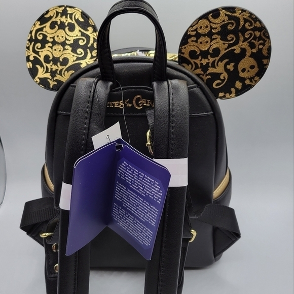 Loungefly Pirates of the Caribbean Mickey Mouse The Main Attraction backpack main image 6